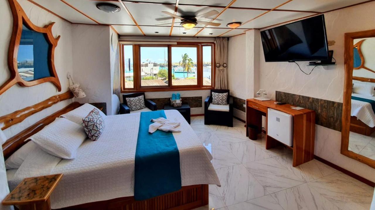 Casa Ocean Pier Bed & Breakfast Puerto Ayora  Dış mekan fotoğraf