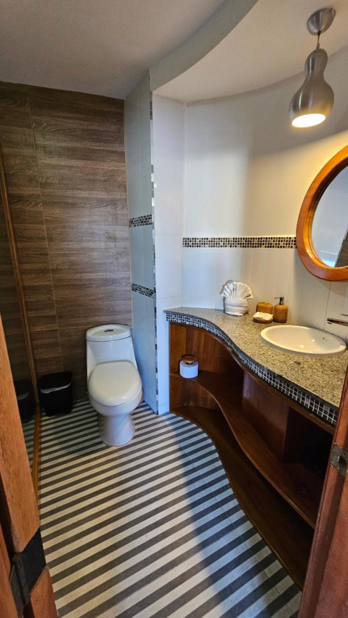 Casa Ocean Pier Bed & Breakfast Puerto Ayora  Dış mekan fotoğraf